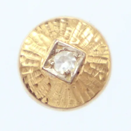 Ett udda örhänge, vit sten, Ø8,7mm, 18K Vikt: 0,9 g