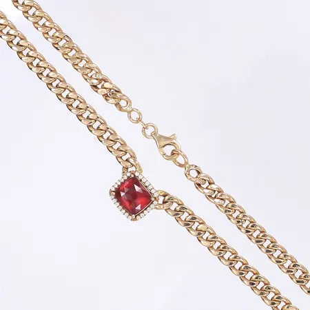 Halscollier, pansarlänk, dia totalt ca 0,15ct och rubin, längd 46cm, bredd 5-11mm, 18K Vikt: 18 g