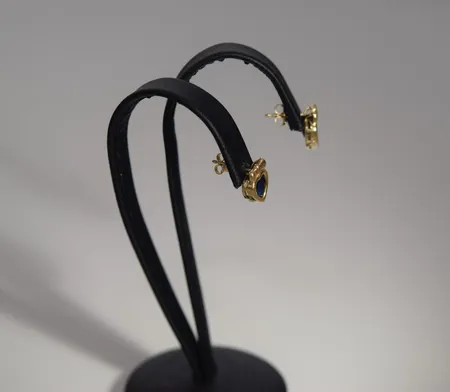 Par örh m blå sten 18k 2,5 gr B 7,9mm Vikt: 2,5 g