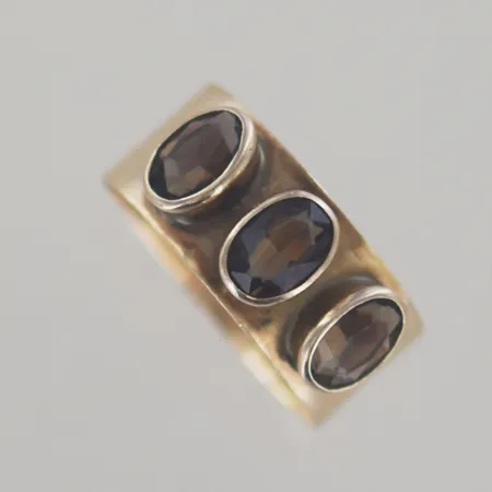 Ring med  bruna stena , Ø 19,5mm ,14k Vikt: 3,4 g