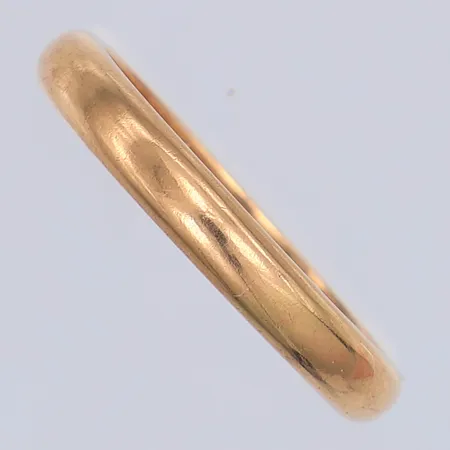 Ring, slät, stl 17¼, gravyr, 18K Vikt: 3,9 g