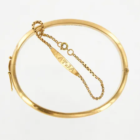 2 armband med gravyr, bucklor, 18K Vikt: 17 g