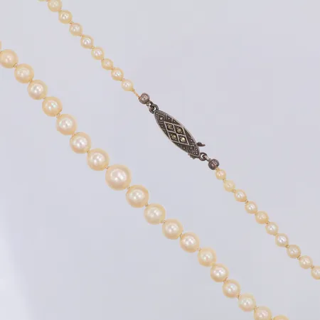 Pärlcollier, doserad, Ø3-7mm, 50cm, en del slitna pärlor, lås med pyriter, 835/1000 silver Vikt: 0 g