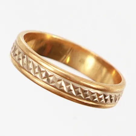 Ring mönstrad, stl 16¼, bredd: 4mm, gravyr, 18K