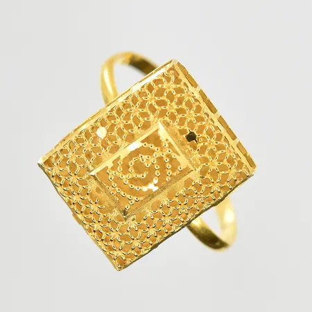 Ring med ställbar skena, stl 15½, bredd 1-15 mm, ojämn skena, 21K. Vikt: 2,2 g
