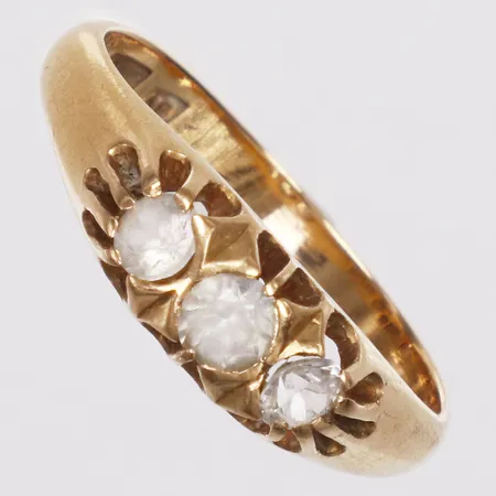 Ring, vita stenar, stl 17½, Forssell år 1951, 18K  Vikt: 3,4 g