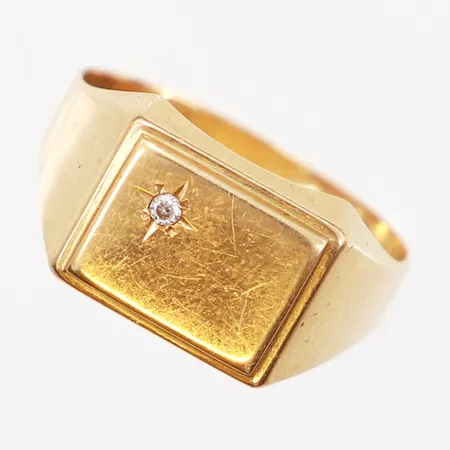 Klackring med vit sten, stl 21½, bredd: 4-11mm, 18K Vikt: 4,2 g