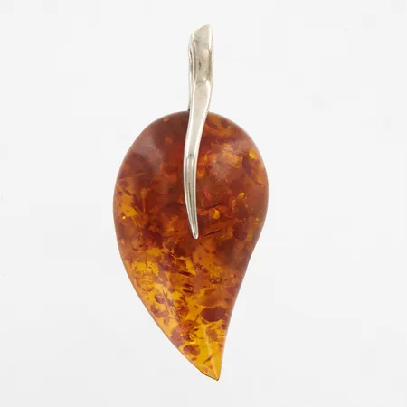 Hänge med trolig bärnsten, 52x23mm, silver 925/1000 Vikt: 8,6 g