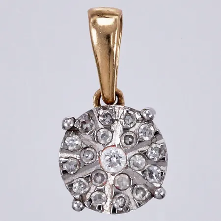 Hänge med diamanter ca 18x0,005ct, 1x0,01ct, GHA, längd: ca 1cm, Ø6mm, 18K Vikt: 0,6 g