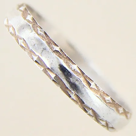 Ring, stl: 21¾, bredd: 4mm, silver 925/1000 Vikt: 2,2 g