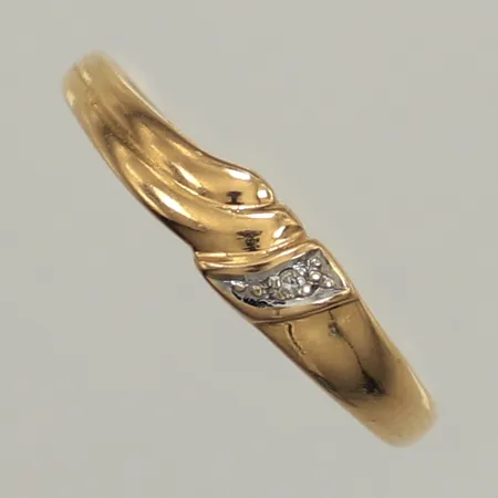 Ring stl 17, bredd 1,6-4mm, 18K  Vikt: 1,2 g