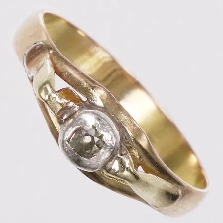 Ring, vit sten, stl 18¼, bredd 2,9-5,9mm, 14K  Vikt: 2,2 g