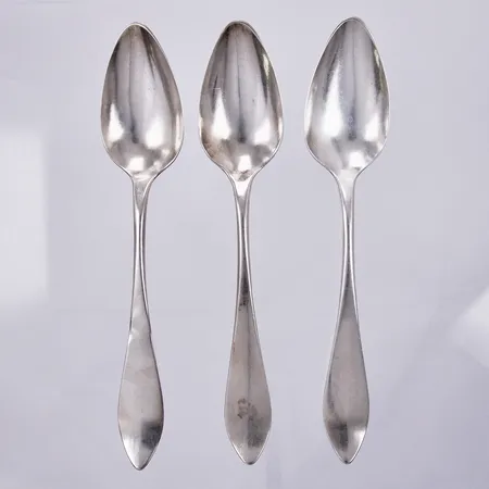3 Skedar, CJL 1886, längd ca 18,4-18,5cm, graverade, silver Vikt: 99 g