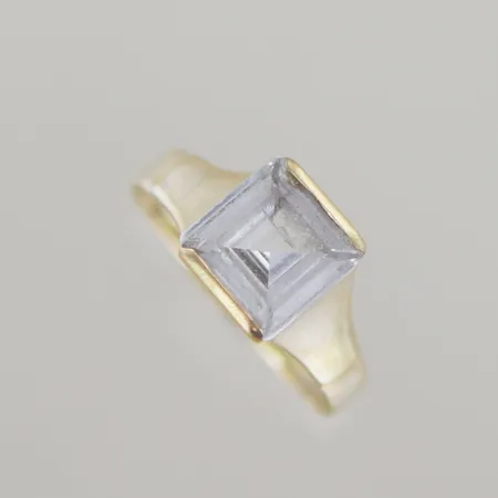 Ring m sten 70-tal 18k , Ø 18mm Vikt: 2,9 g