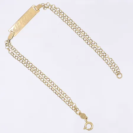 Armband med namnbricka, dubbelradigt, längd 19cm, bredd ca 4-5mm, 18K Vikt: 5,3 g