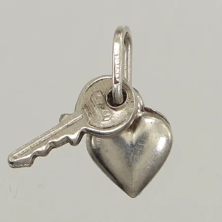 Hänge hjärta, nyckel, längd 18mm, bredd 8mm, silver Vikt: 1 g