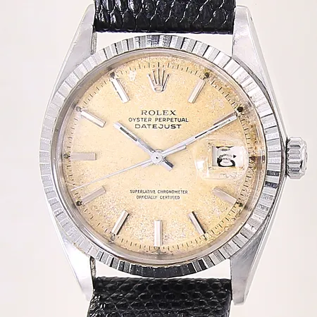 Herrur Rolex Oyster Perpetual Datejust, stål, automatisk, ref-nr: 1603, serie-nr: 1155312, boett-nr: 1603, kaliber: 1560, verk-nr: D41205, Ø36mm, plexiglas, datum,  läderband ej original, urverk med slitage, repigt plexiglas, datumbubbla med skada, boett med repor, skadad urtavla, inga övriga tillbehör Vikt: 0 g