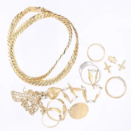 Diverse defekt guld, 18K, bruttovikt 48g Vikt: 48 g