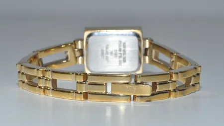  Klocka Anne Klein quartz dam L 17 cm   Vikt: 30 g