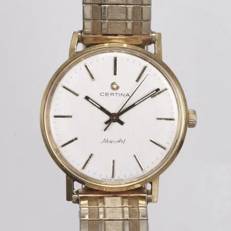 Herrur, Certina, Newart, Ø33,5mm, boett i 18K, boettnr 441. 3810.68, manuell, flexarmband stål/doublé, gravyr, går ej, repigt plexiglas, inga tillbehör, bruttovikt 57,6g Vikt: 57,6 g