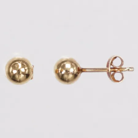 Ett par örhängen, 4mm, 18K  Vikt: 0,7 g