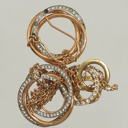 Ett par örhängen, defekt, ett collier, defekt, 18K  Vikt: 4,8 g