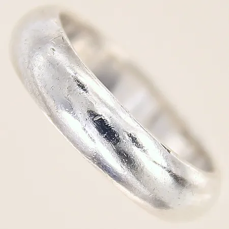 Ring, stl: 17, bredd: 5,2mm, silver 925/1000 Vikt: 4,9 g