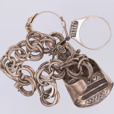Diverse defekta silversmycken, 830-925/1000 silver Vikt: 32,4 g