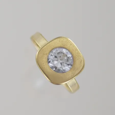 Ring m sten 18k 3,4 gr Ø 17,5 mm Vikt: 3,4 g