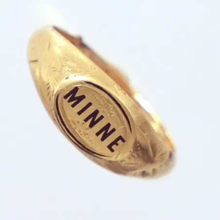 Ring,  Ø17,½, år 1881, 18k  Vikt: 1,7 g