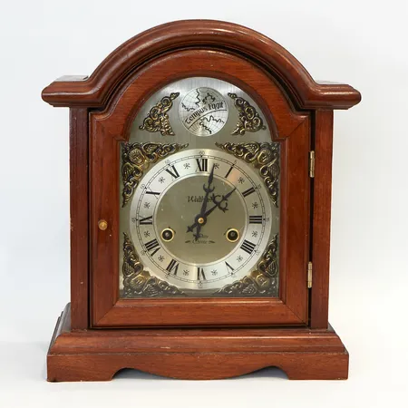 Bordsur, Mekaniskt, Tempus Fugit, Waltham, 1900-tal, Höjd: ca 37cm, nyckel medföljer ej,  Skickas med postpaket.