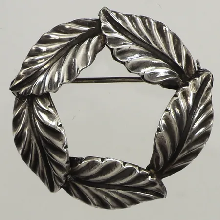 Brosch, Ø35mm, troligen Silvervarufirman Elsbri Börje Sam, år 1953, silver Vikt: 5,8 g