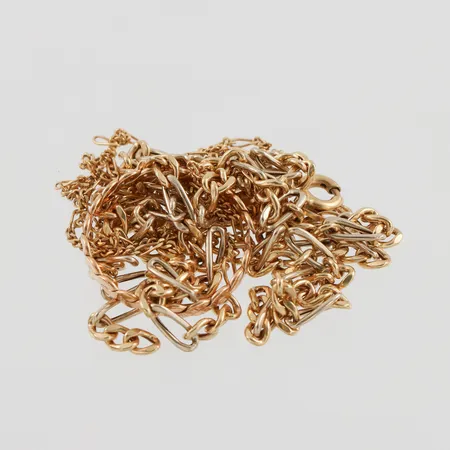 Trasigt guld, 18k. Vikt: 7,8 g