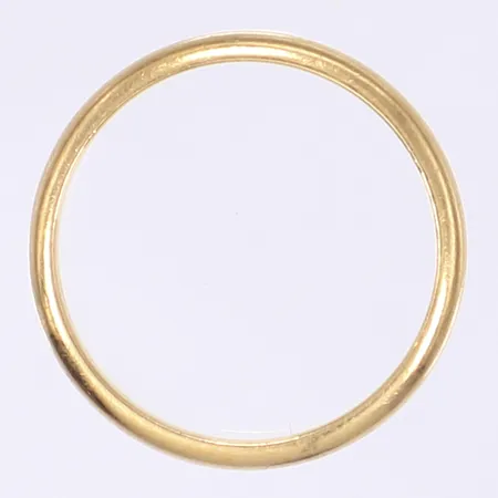 Ring, stl 19¾, bredd 2mm, gravyr daterad 1950, 18K Vikt: 3,8 g
