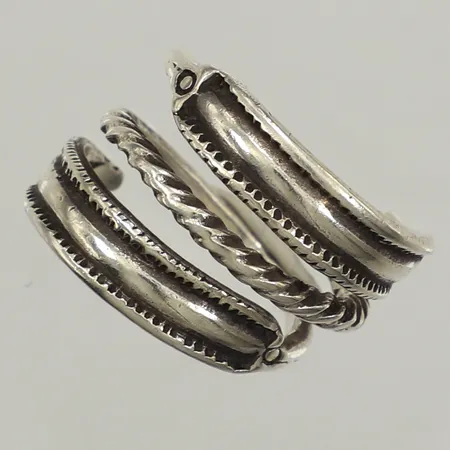 Ring, stl 16, bredd 15,5mm, BEH Bengt Hallberg Guldsmeds AB, museum kopia, 925/1000 silver  Vikt: 6,3 g