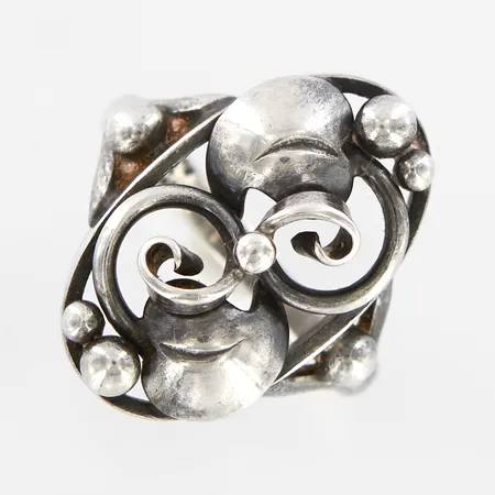 Ring, av John Lauritzen, Danmark, stl 17¼, bredd framtill 23mm, 925/1000 Silver Vikt: 4,5 g