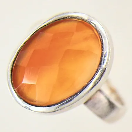 Ring med karneol, stl 16½, bredd 4-17mm, silver 925/1000 Vikt: 4,7 g