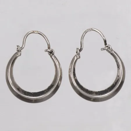 Ett par örhängen, creoler, Ø16,4mm, bredd 3,5mm, silver Vikt: 1,9 g