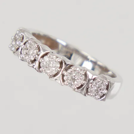 Ring, stl 16, bredd 3,1-4,4mm, diamanter ca 5x0,02ct, 30x0,01ct, vitguld, GHA, 18K,  Vikt: 3,5 g