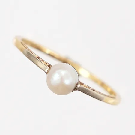 Ring med pärla, stl 17¼, bredd: 1-5mm, 18K Vikt: 1,5 g