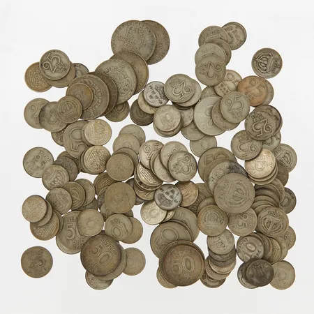 166 mynt, olika valörer, silver 400/1000 Vikt: 369,7 g