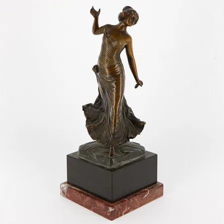 Bronsskulptur, VICTOR HEINRICH SEIFERT (18701953), Flamencodansös, höjd: 29cm inklusive sockel, signerad V.Seifert.  Skickas med postpaket.