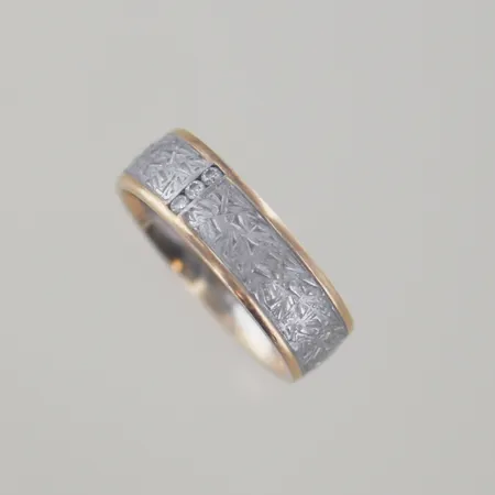 Ring 0,045ct W/SI 18k Vikt: 6,7 g