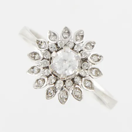 Ring med sten och diamanter 0,10ctv, stl 18¼, bredd ca 13mm, 18K Vikt: 4 g