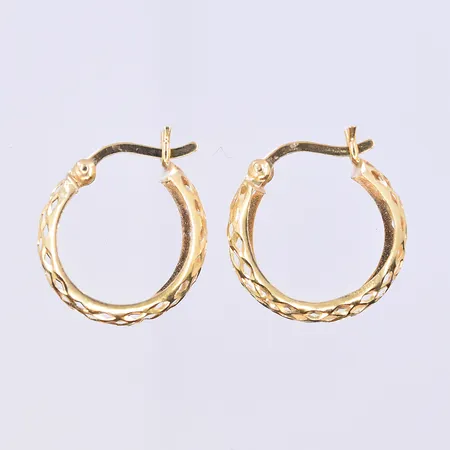 Ett par örhängen, Ø11 mm, bredd 4 mm, 18K. Vikt: 1,3 g