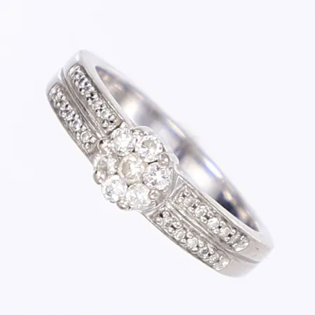 Ring med diamanter totalt ca 0,25ct, stl 16, Guldfynd, vitguld 18K Vikt: 4 g