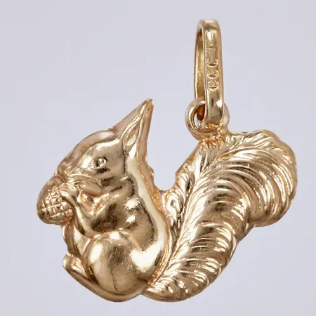 Hänge längd ca 14mm, bredd ca 10mm, 18K Vikt: 0,5 g