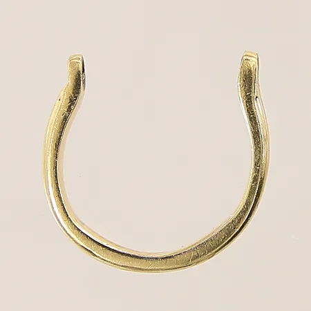 Del av ring, repig, ostämplad, 18K  Vikt: 4,8 g