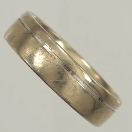 Ring, stl 20, bredd 6mm, gravyr, 9K Vikt: 5,2 g