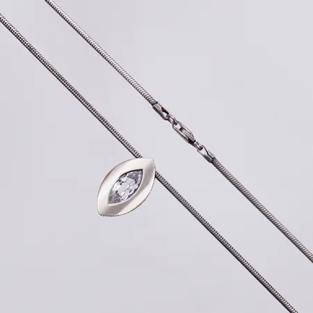 Kedja längd ca 43cm, bredd ca 1mm, hänge med sten, Sten & Laine längd ca 19mm, bredd ca 12mm, 925/1000 silver Vikt: 10,7 g